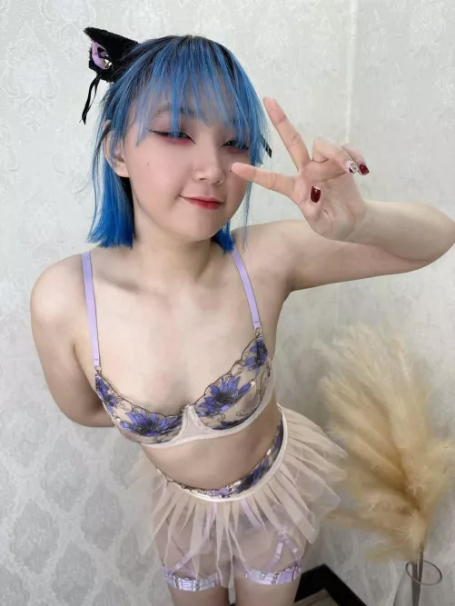 What a lovely cat girl by HotPetiteDream