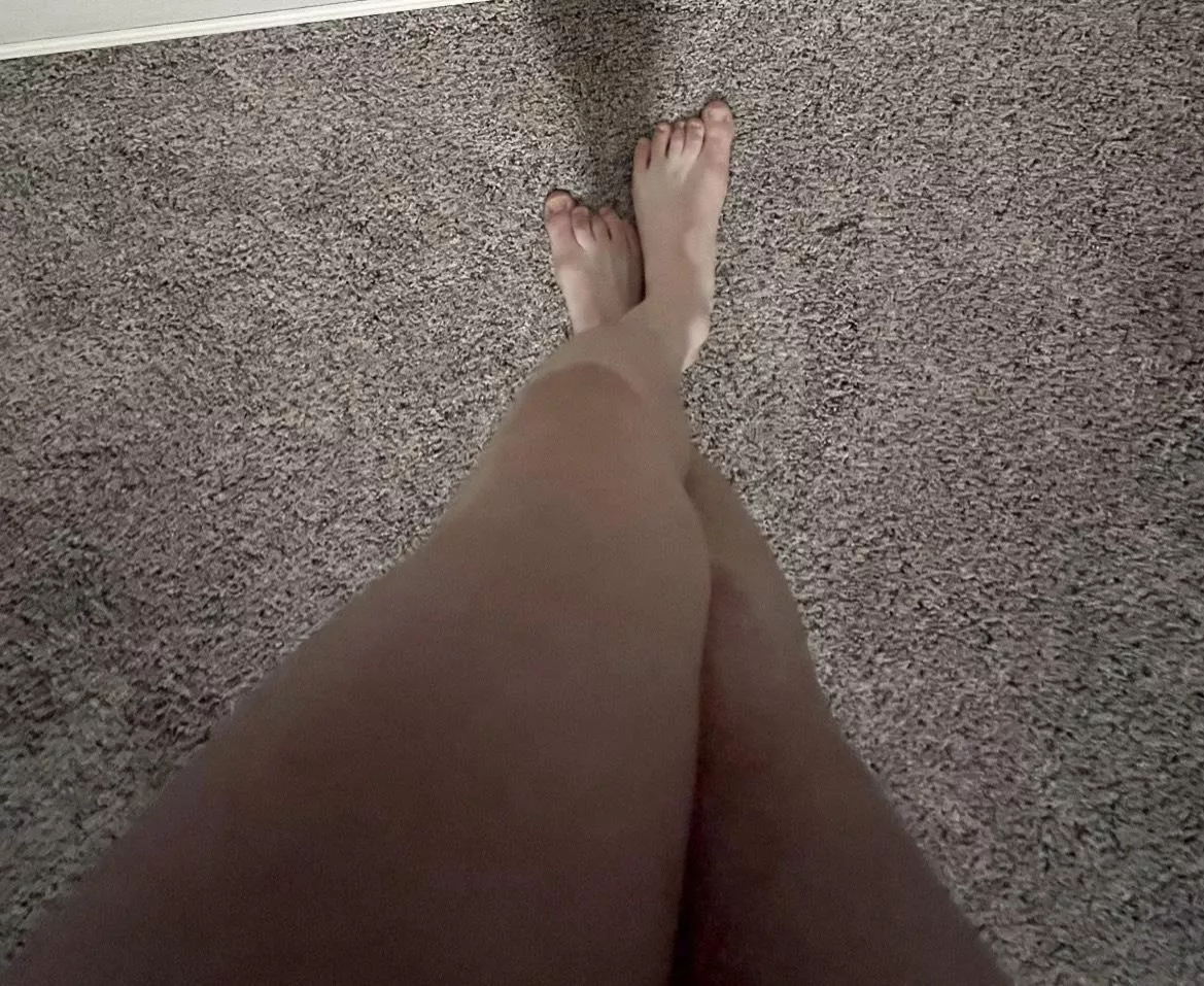 What color should I paint my toes?💅 posted by Andrewfromcali21