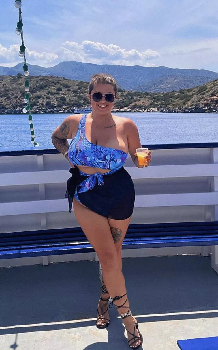 who likes my new crop top posted by MayaDavies1