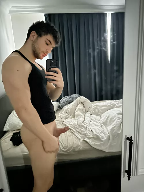 whos gonna make it hard ? by kreatestttpu