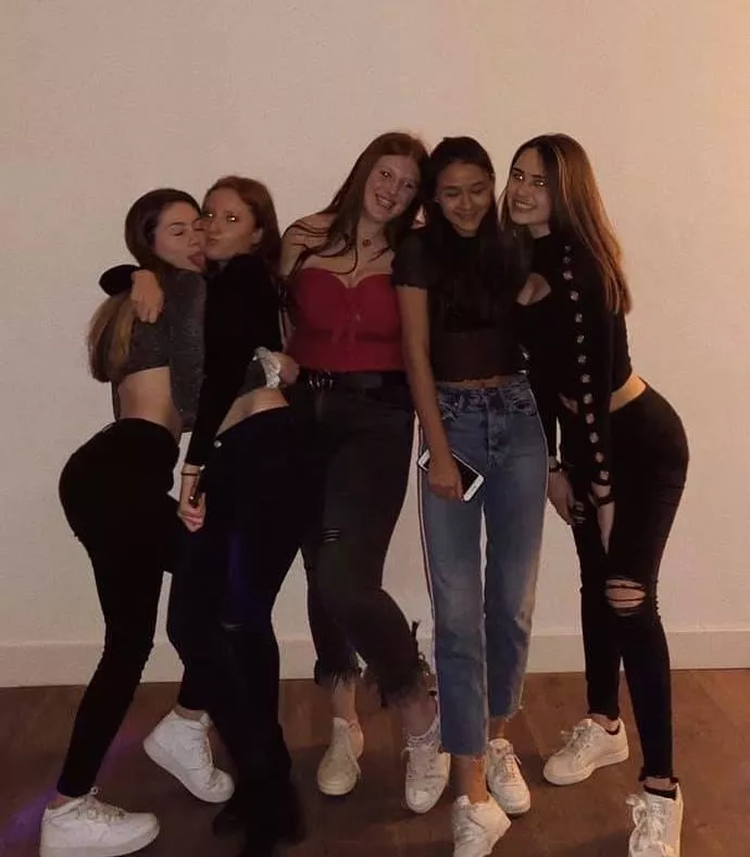 Who's Up for A Party? [5] posted by Yourpervfriend