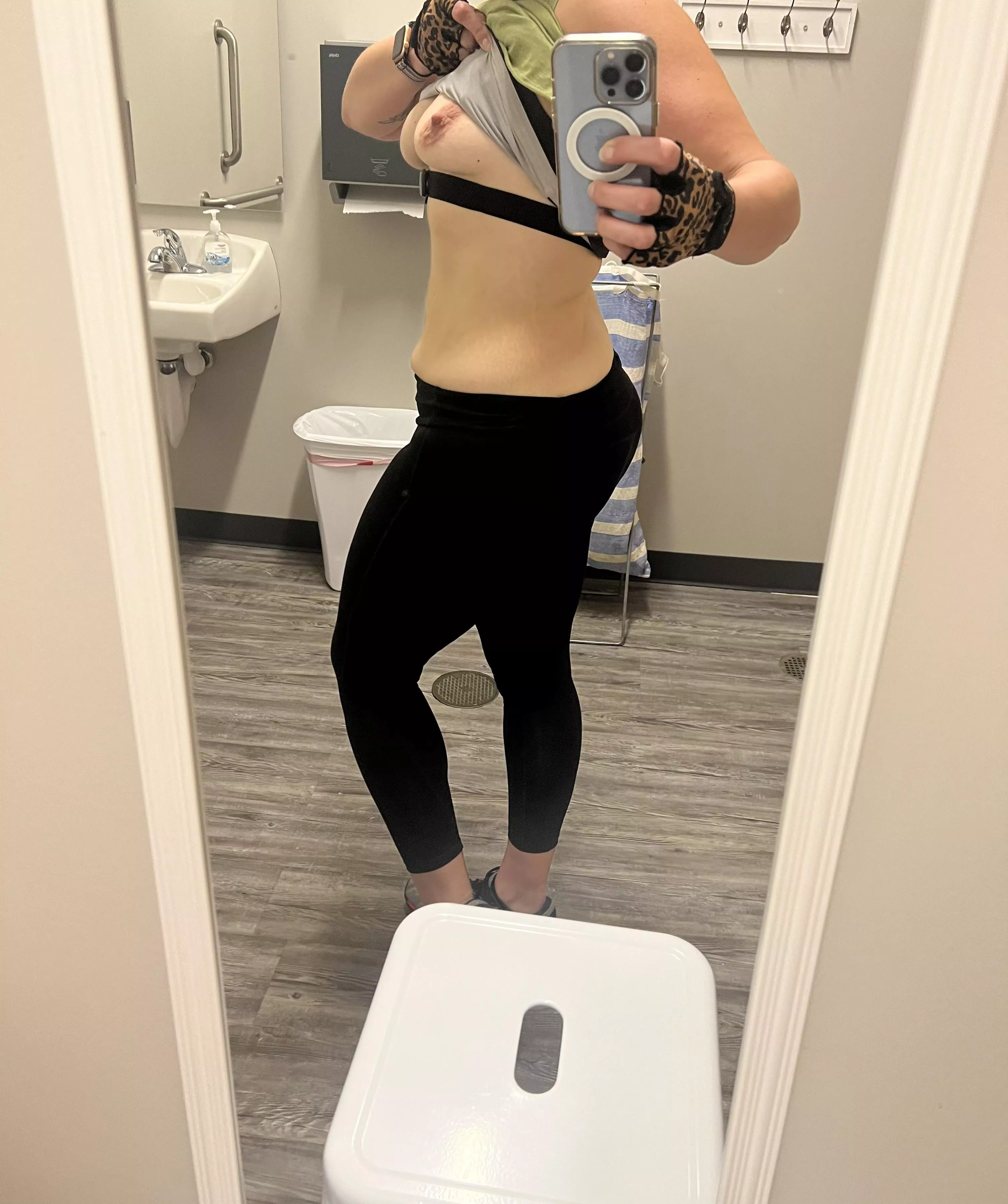 Working hard, so that u can keep showing off! posted by RaynaNThunder