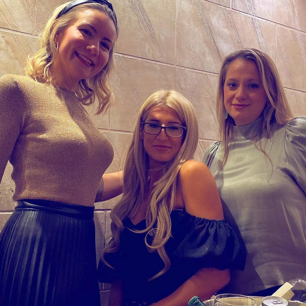 3 Hot Milfs posted by rudolfz355