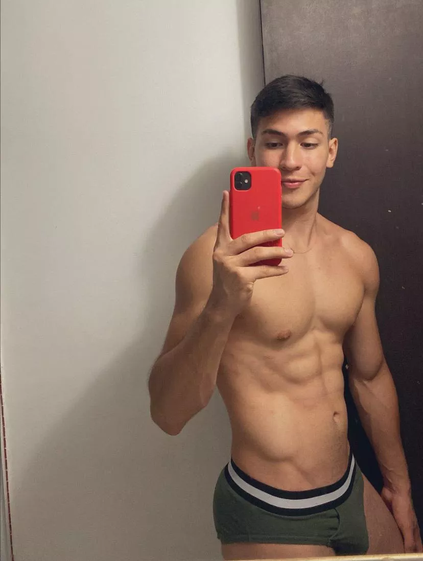 anyone wanna meet me in the bathroom 😳 posted by YourDarkDesire18