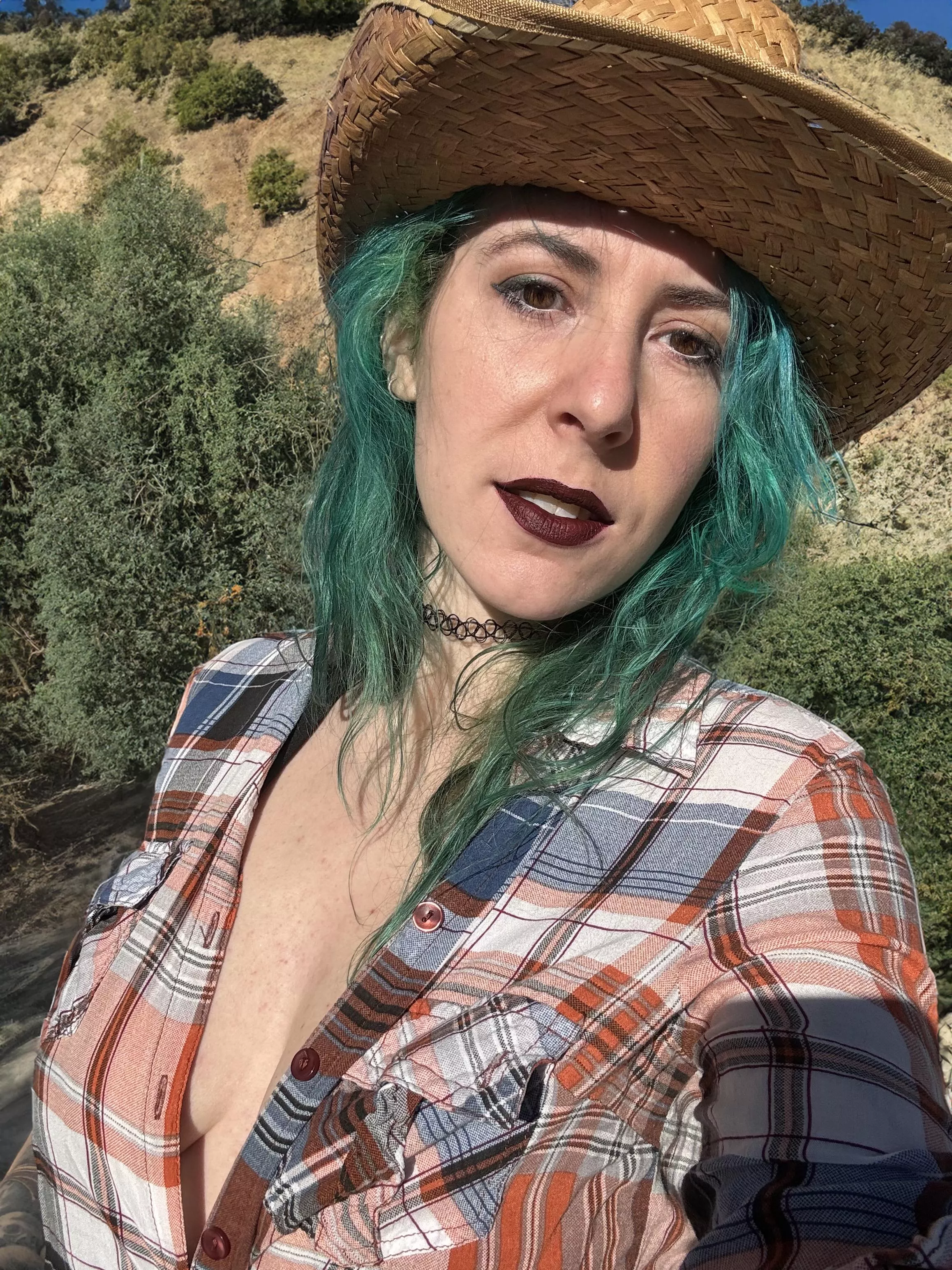 Braless cowgirl posted by sirenskiss3