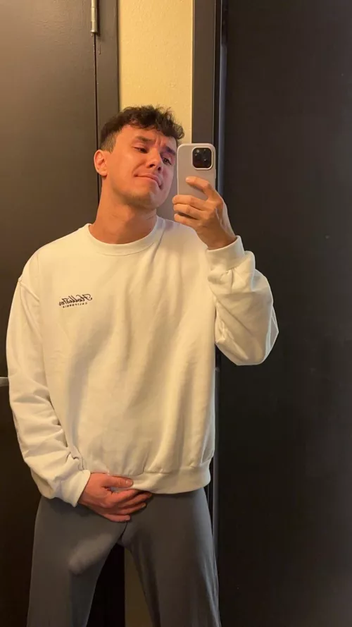 Can’t hide it in those by empirelover