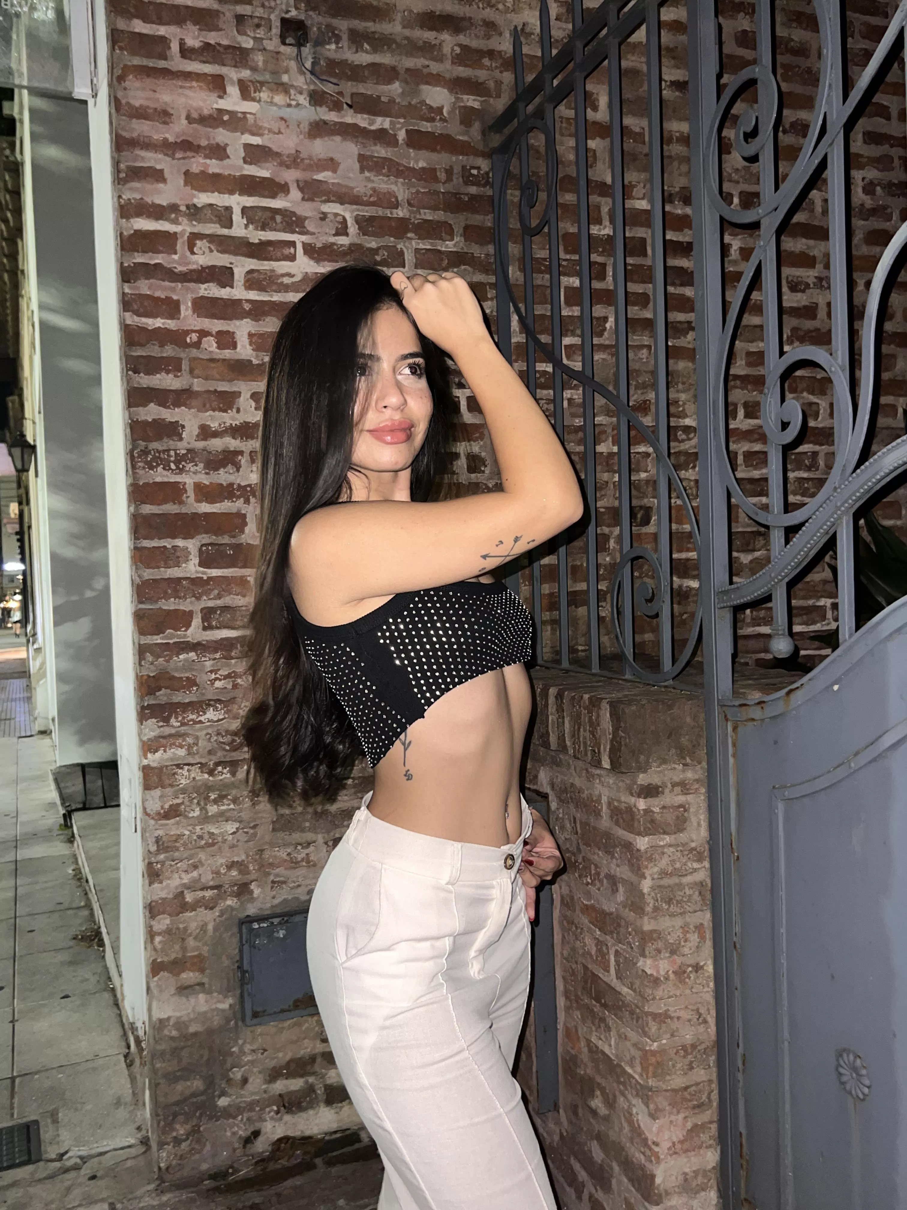 Do you like my top? posted by Heavy-Meeting-8632