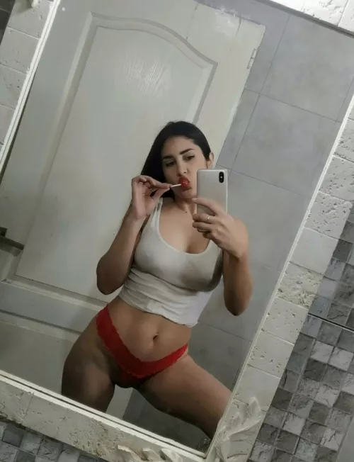 Enjoying in front of the mirror by lolitavega