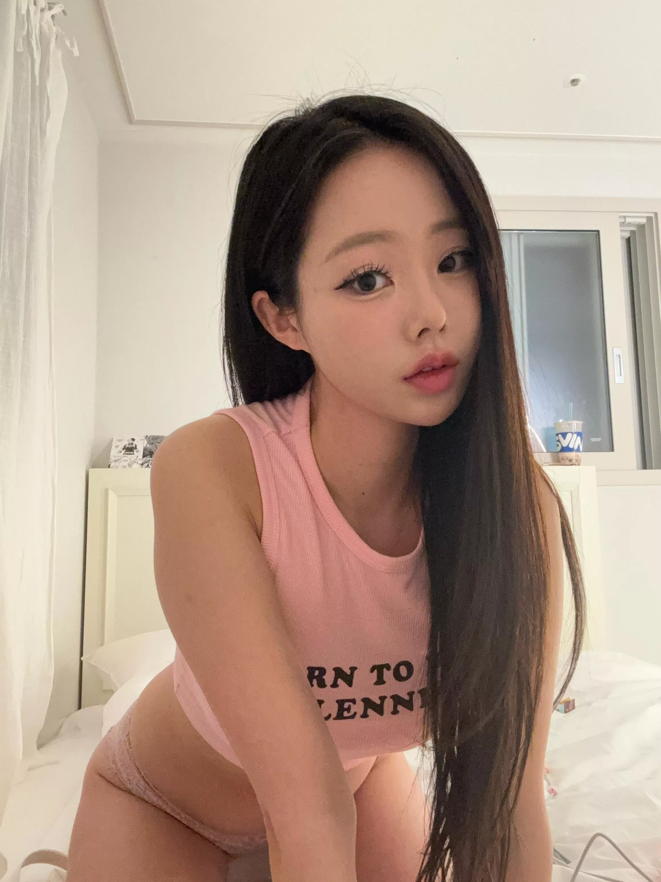 First post here🖤👋🏼 Should I stick around? posted by xoo_Chloe