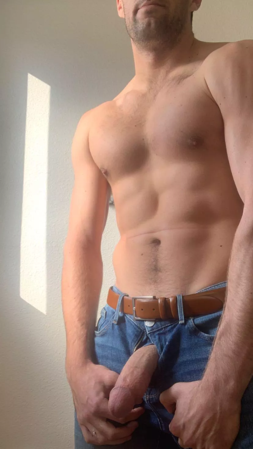 Get on your knees and open up posted by hungathleticbull