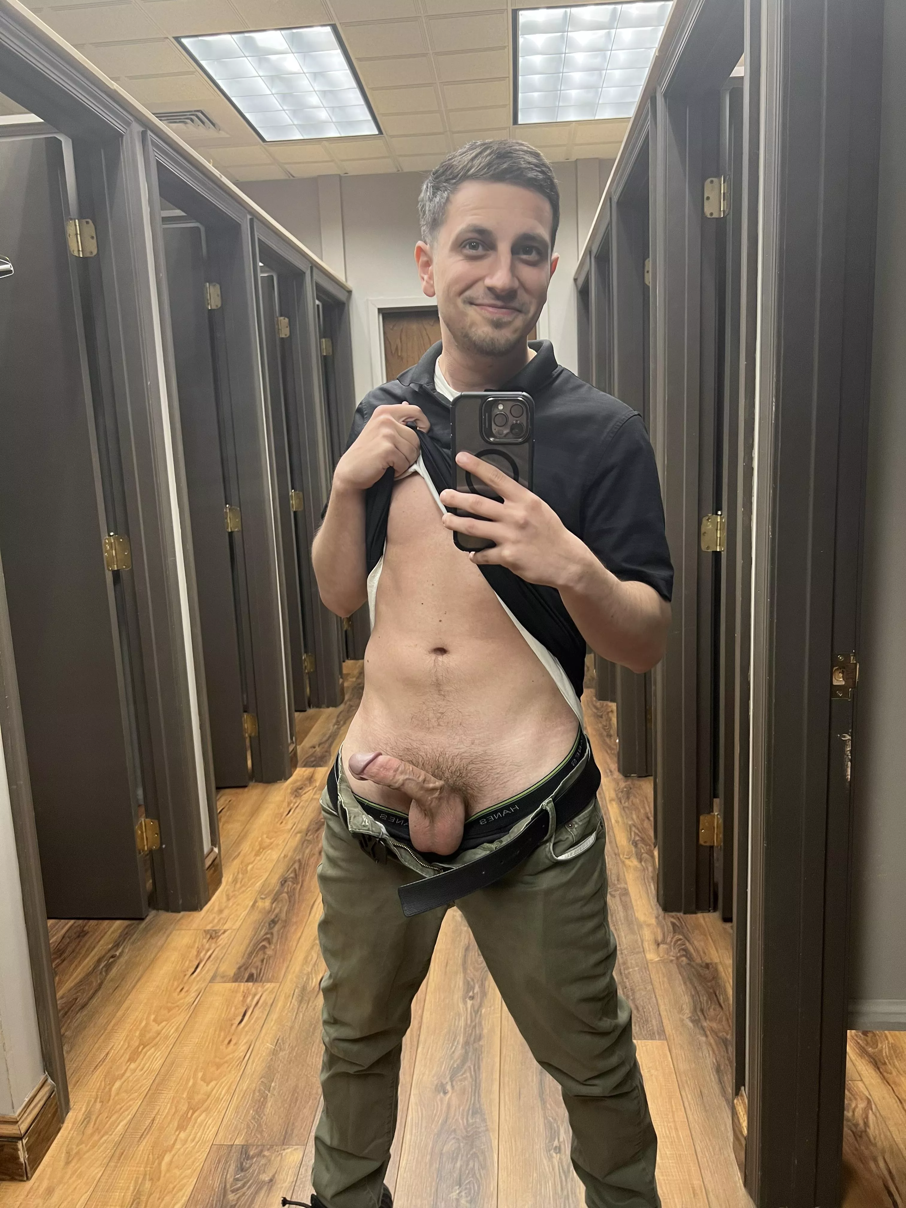 Hopefully no one walks into my work while I’m like this! posted by Freakvibez69