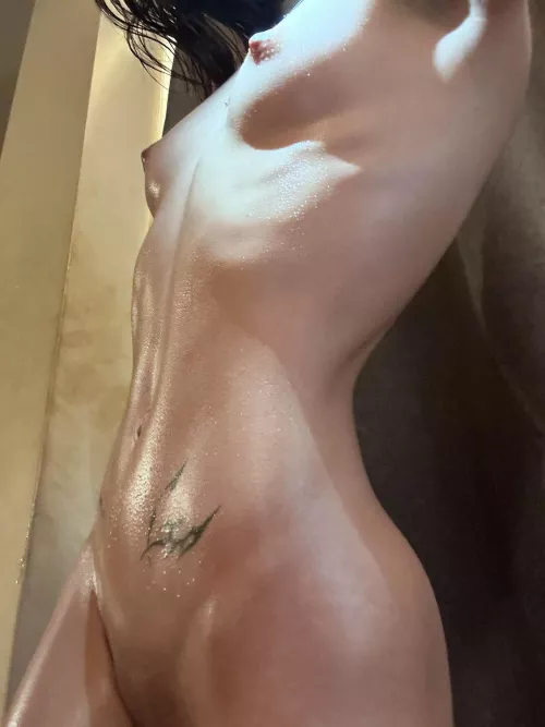 Hug me tight , and we will do the wild thing on your mind by Isla_Lucinda