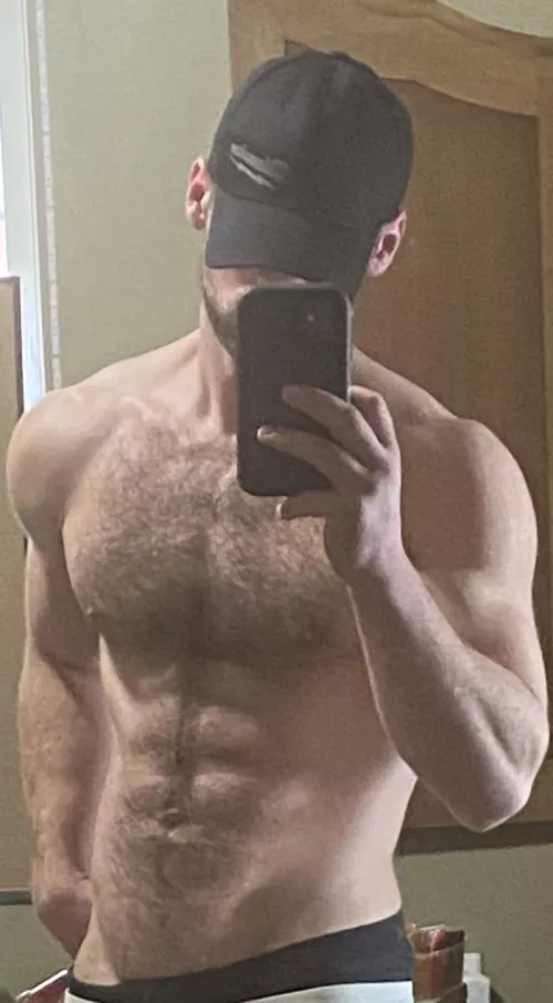 I like this hat by dj-minato