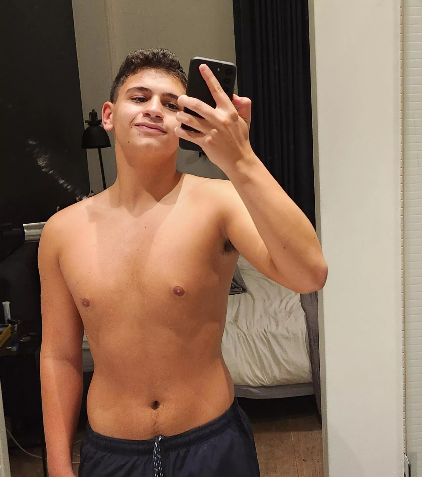 I might have a post gym selfie addiction  posted by throwawaygayqna