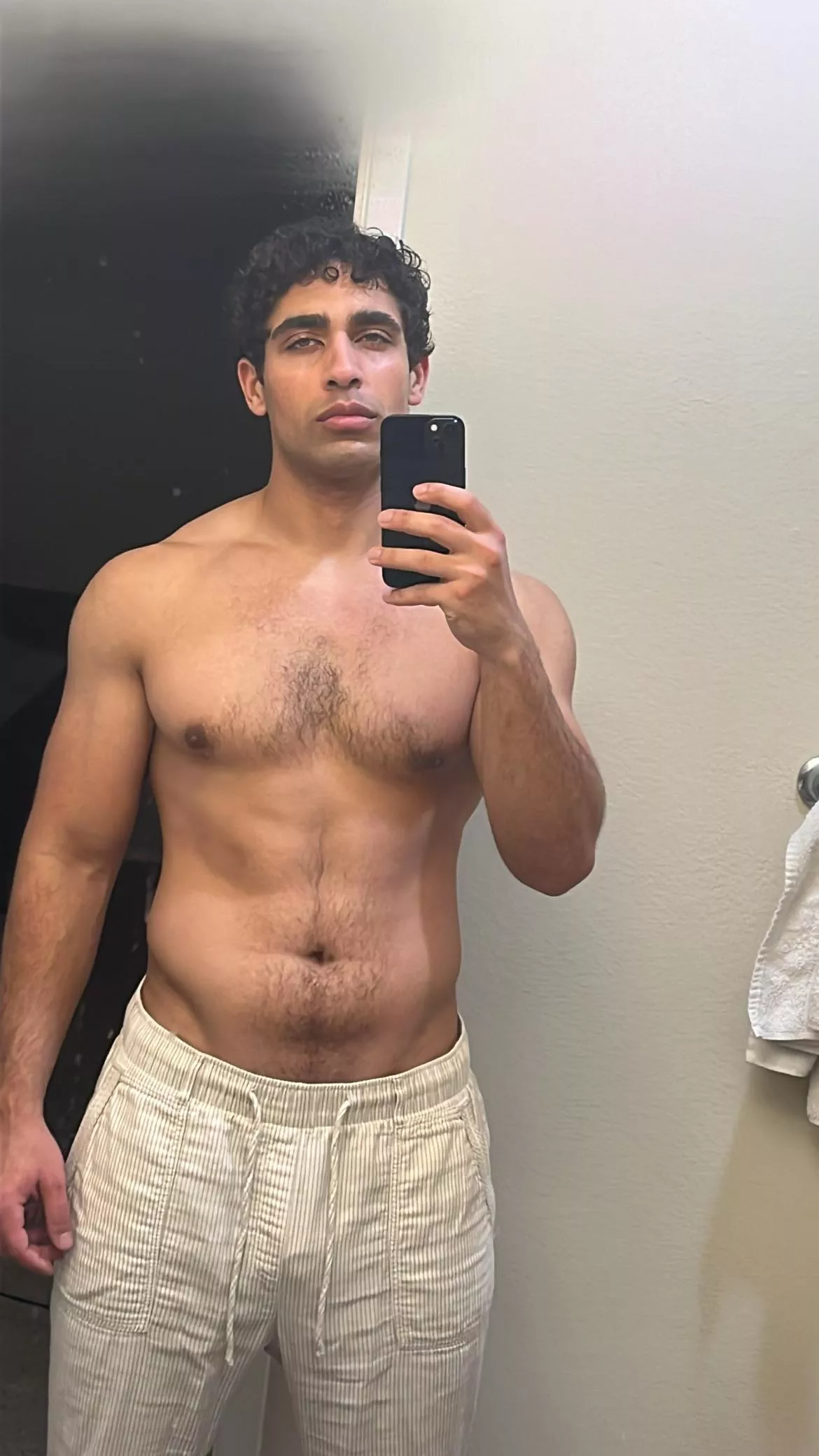 i think i forgot underwear 🤔 posted by Bilal_Zahran