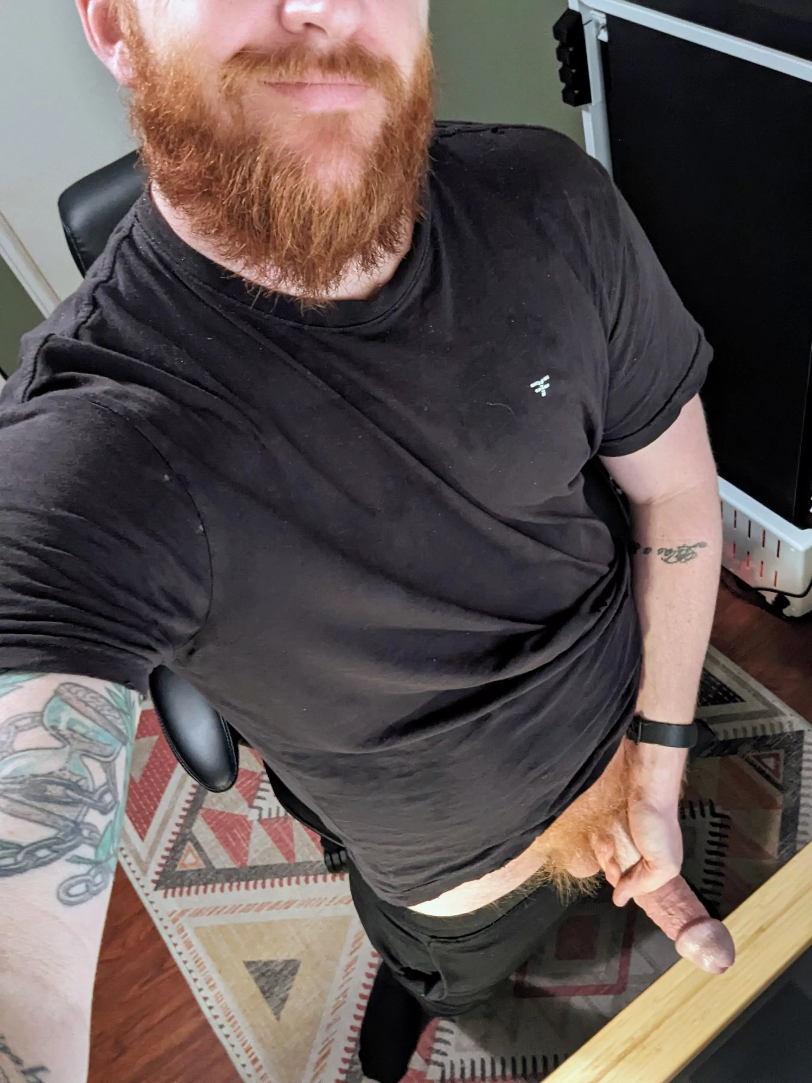 It's so hard to work with this thing just begging for attention posted by Due-Lecture7103