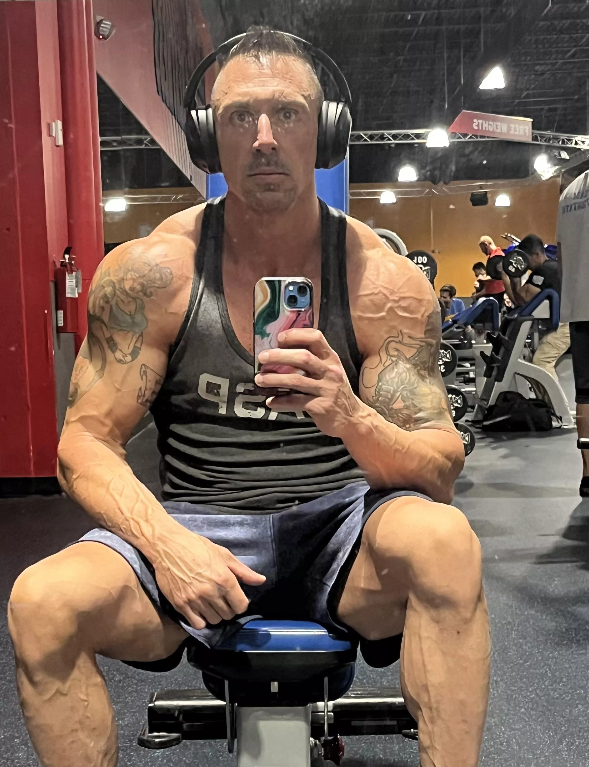 Just another day at the gym posted by openframeinthe10th