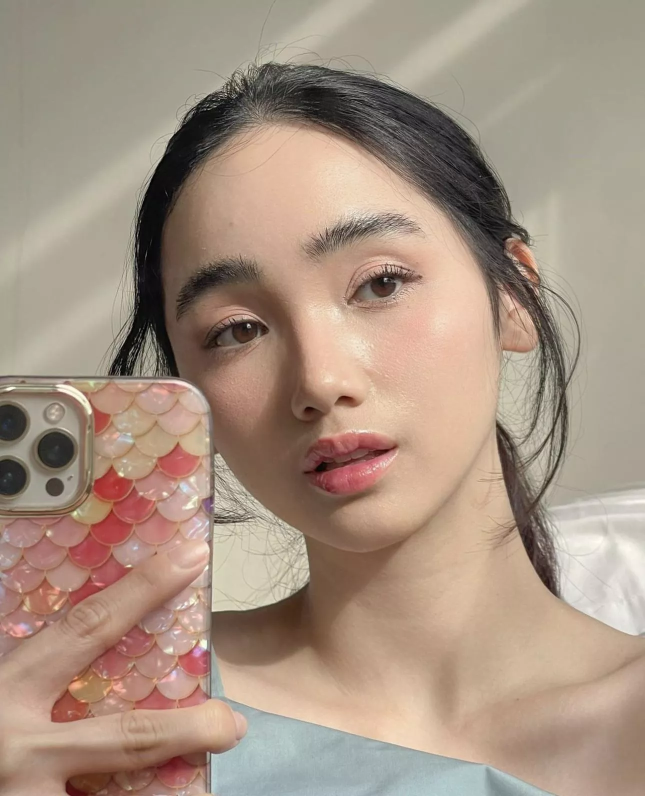 Natural look posted by FoxHoliday6837