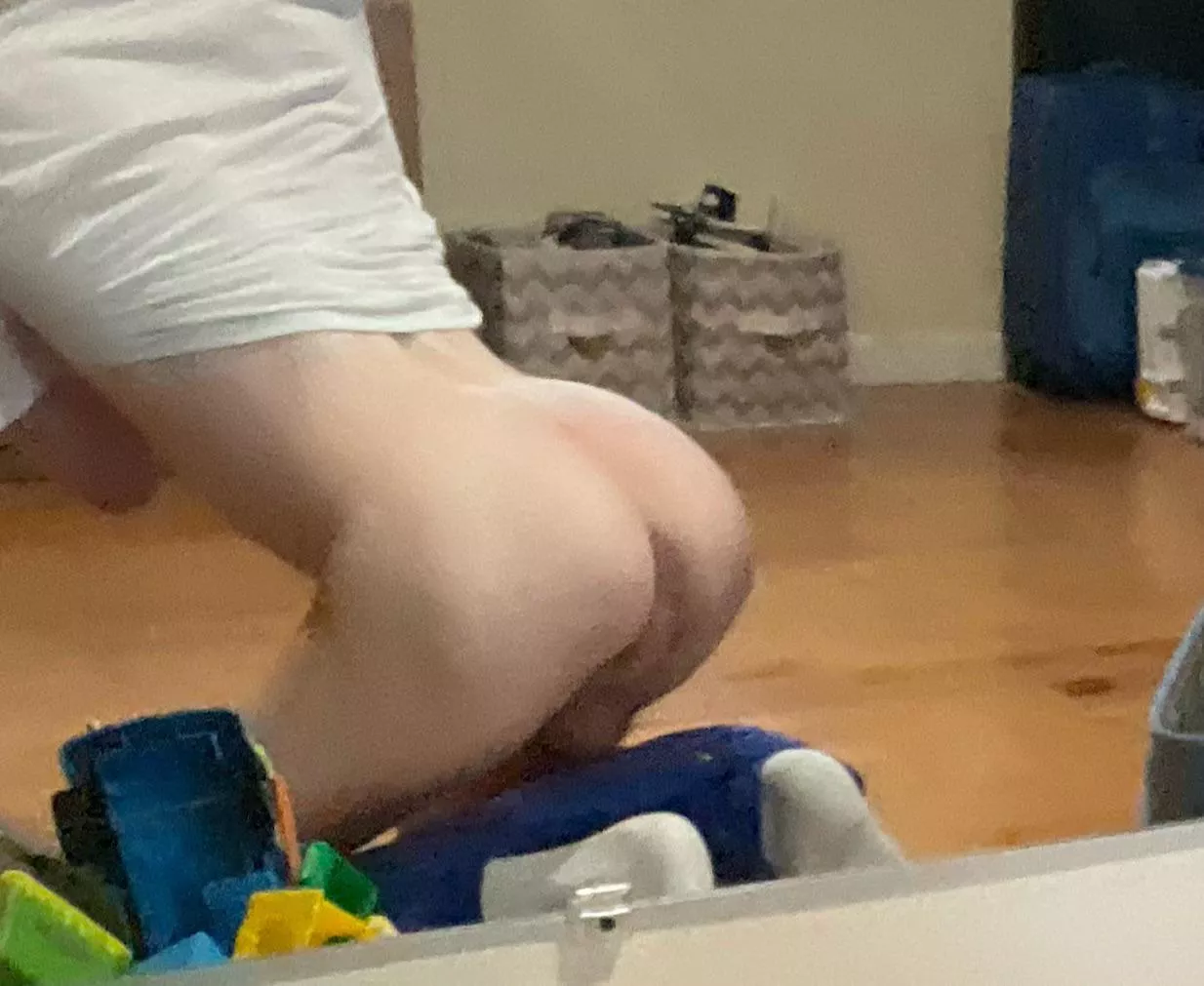new acc 👀 how does my ass look posted by twinksluxt