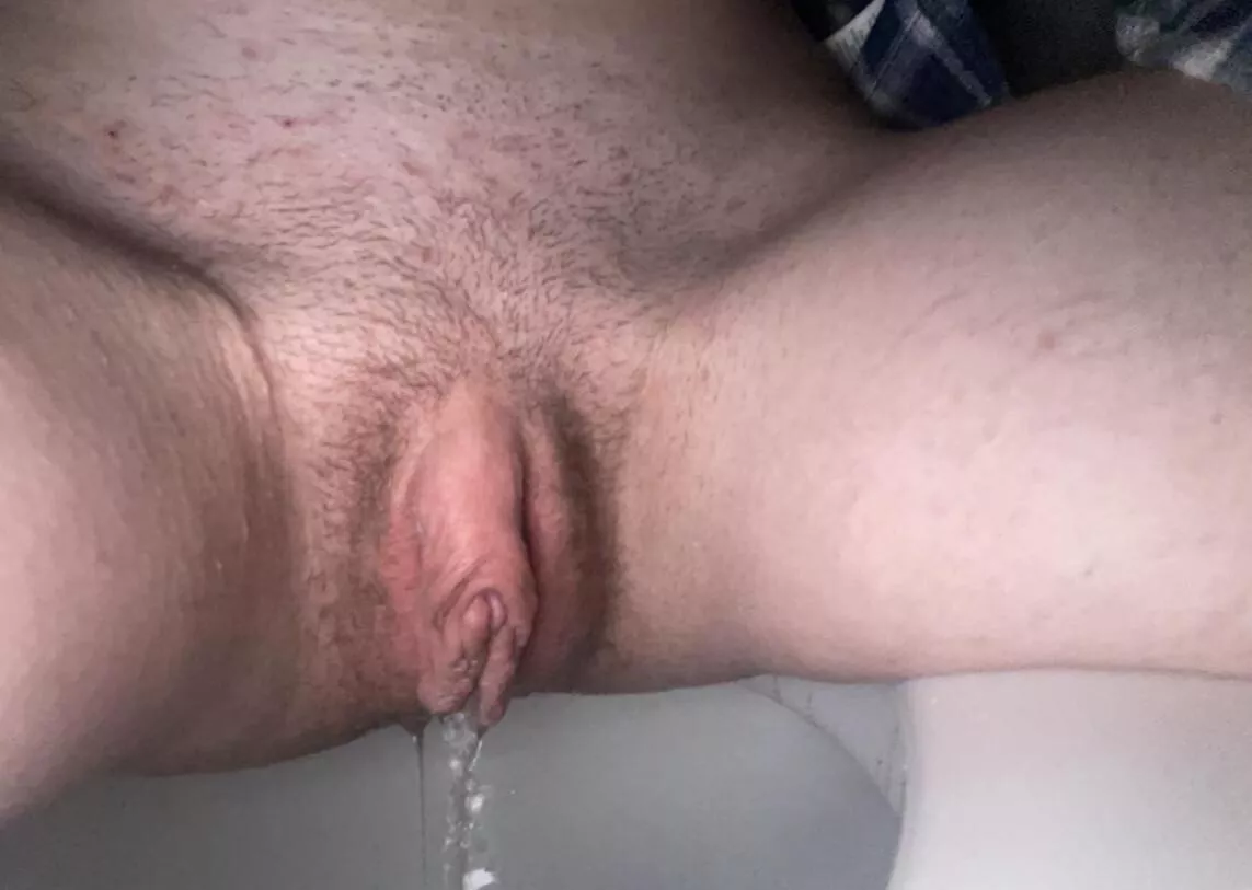 Rate my pissing cunt posted by curiouslycreativee