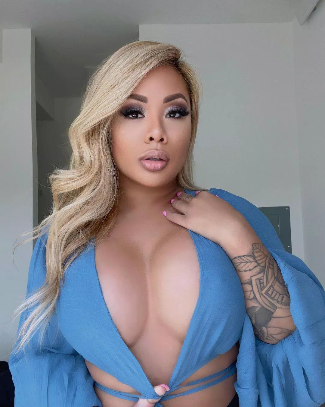 Really love this crop top, do you? posted by Creepy-Track535