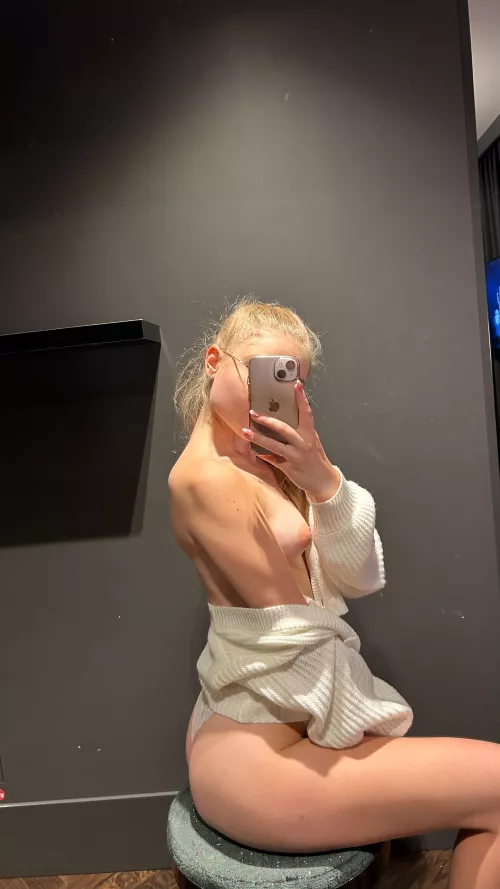 Tight body that was designed for your pleasure by ellieangel_4