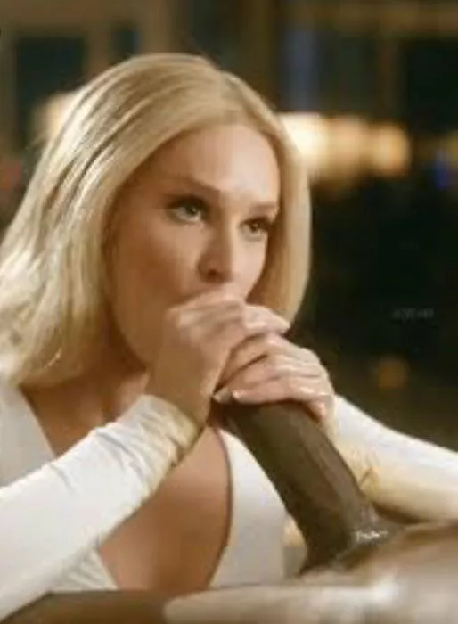 Who is she? posted by CarBatteryWentMissin