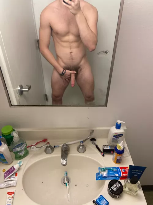 19 looking to show off or join a group hmu by Ornery-Penalty-8686