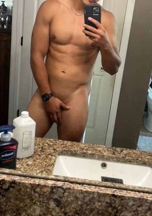 27 (m) what do you think? by Livid-Run382