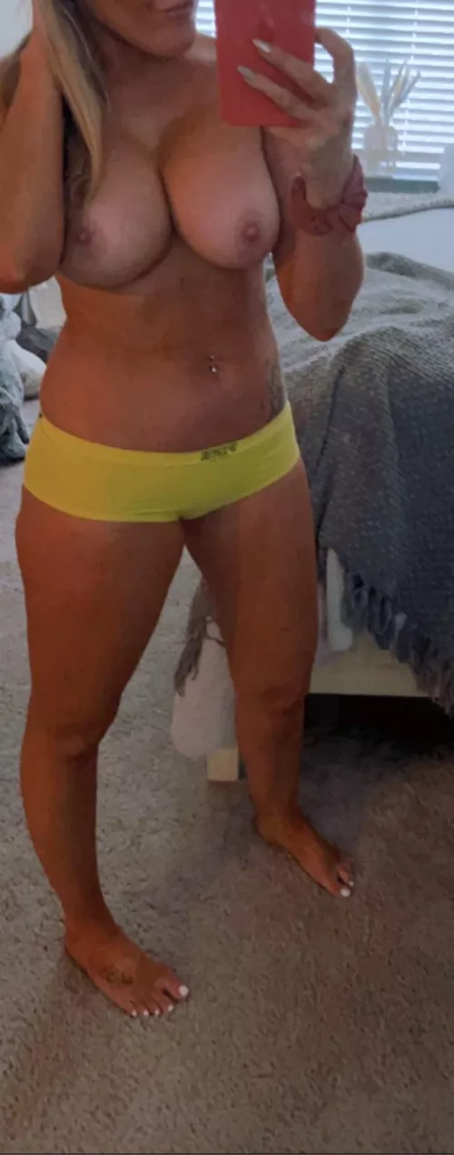 32DDD mom  by Big_Formal9813