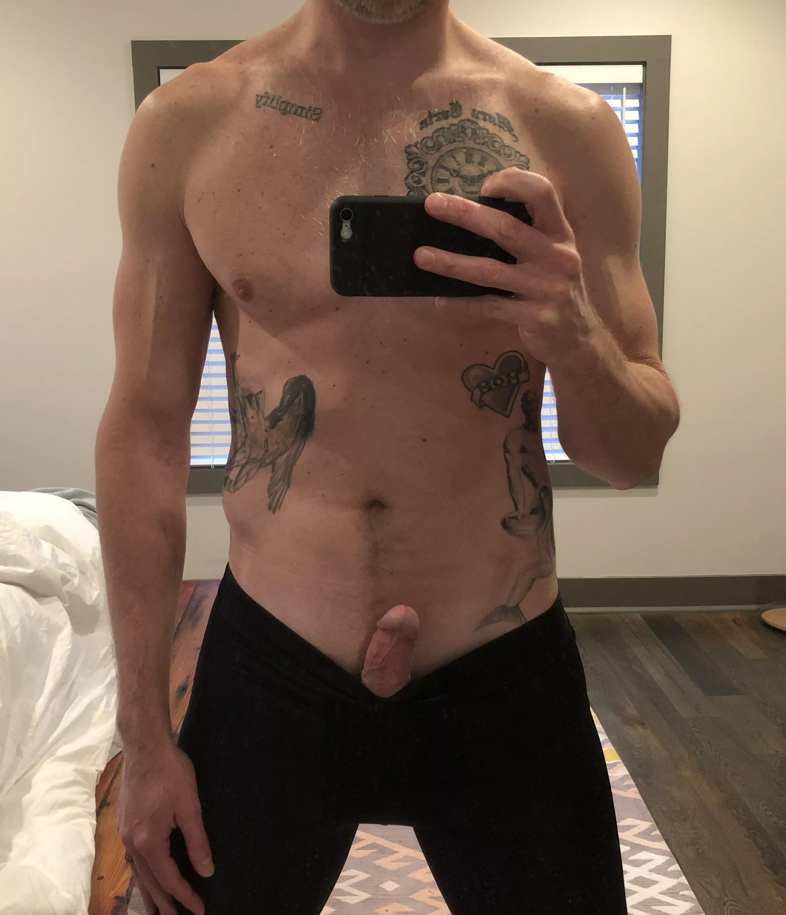 [47] Come say hello posted by lonebeach