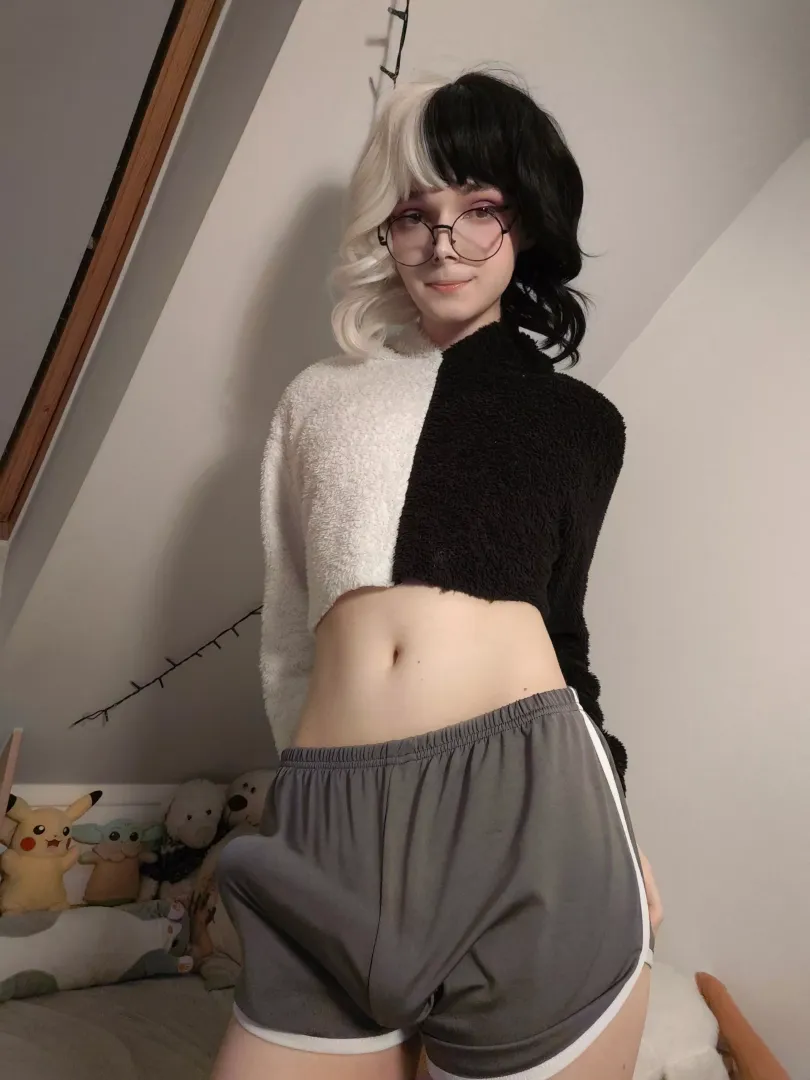 Am I pretty enough to seduce a straight guy? 🥺 by MaxHamster69