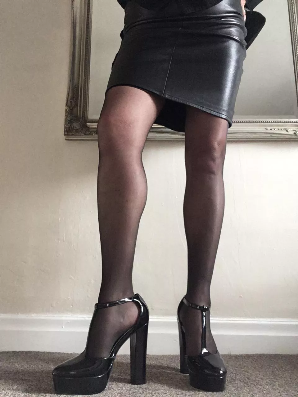 Big fat Shiny heels posted by Kellieblue_Mistress