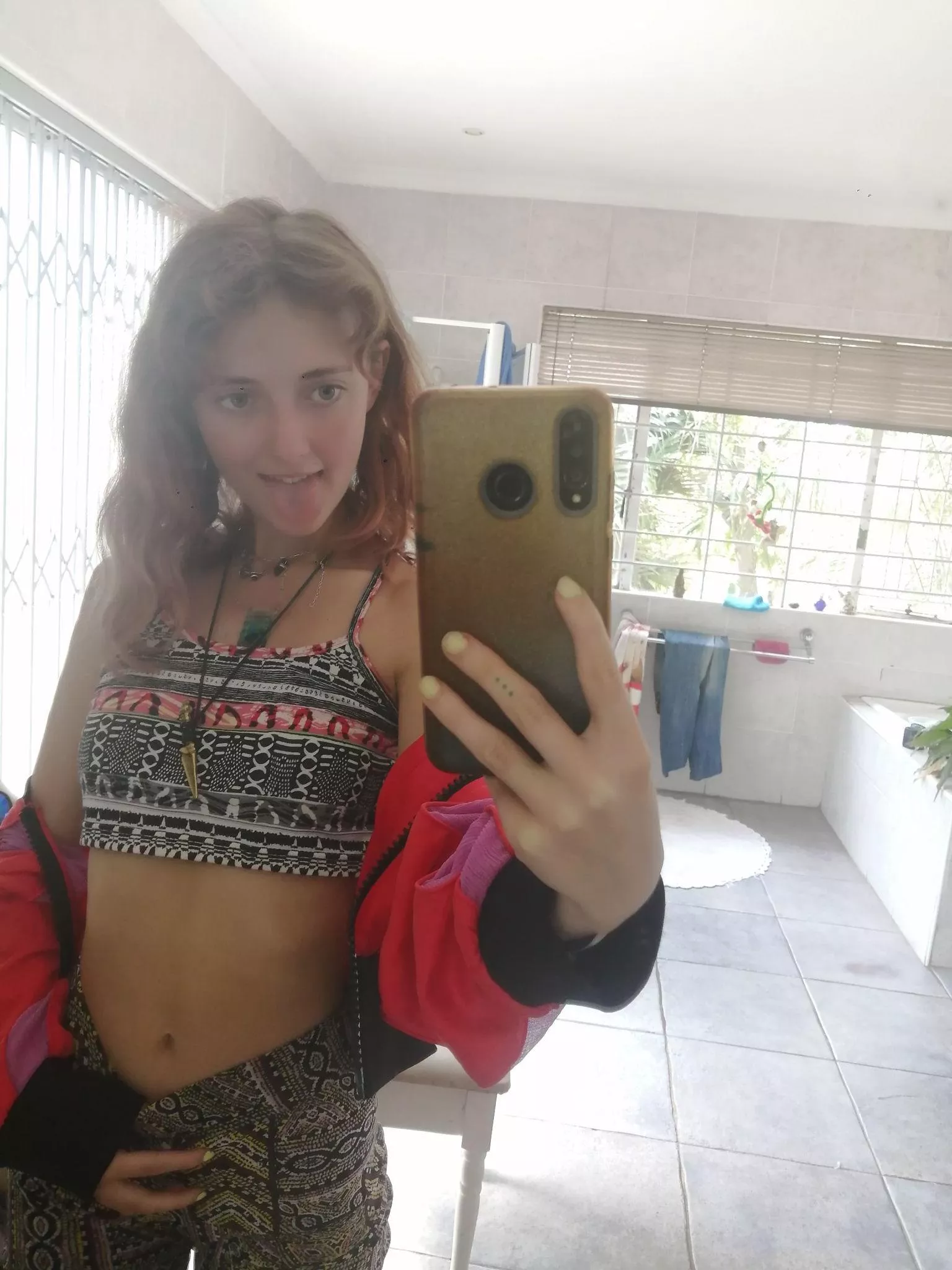 caught off guard while i was fixing up my hair F18 posted by kissesglitter