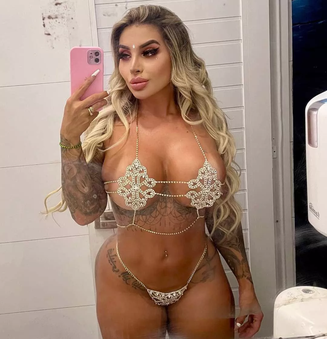 Fully enhanced babe  posted by vocaza