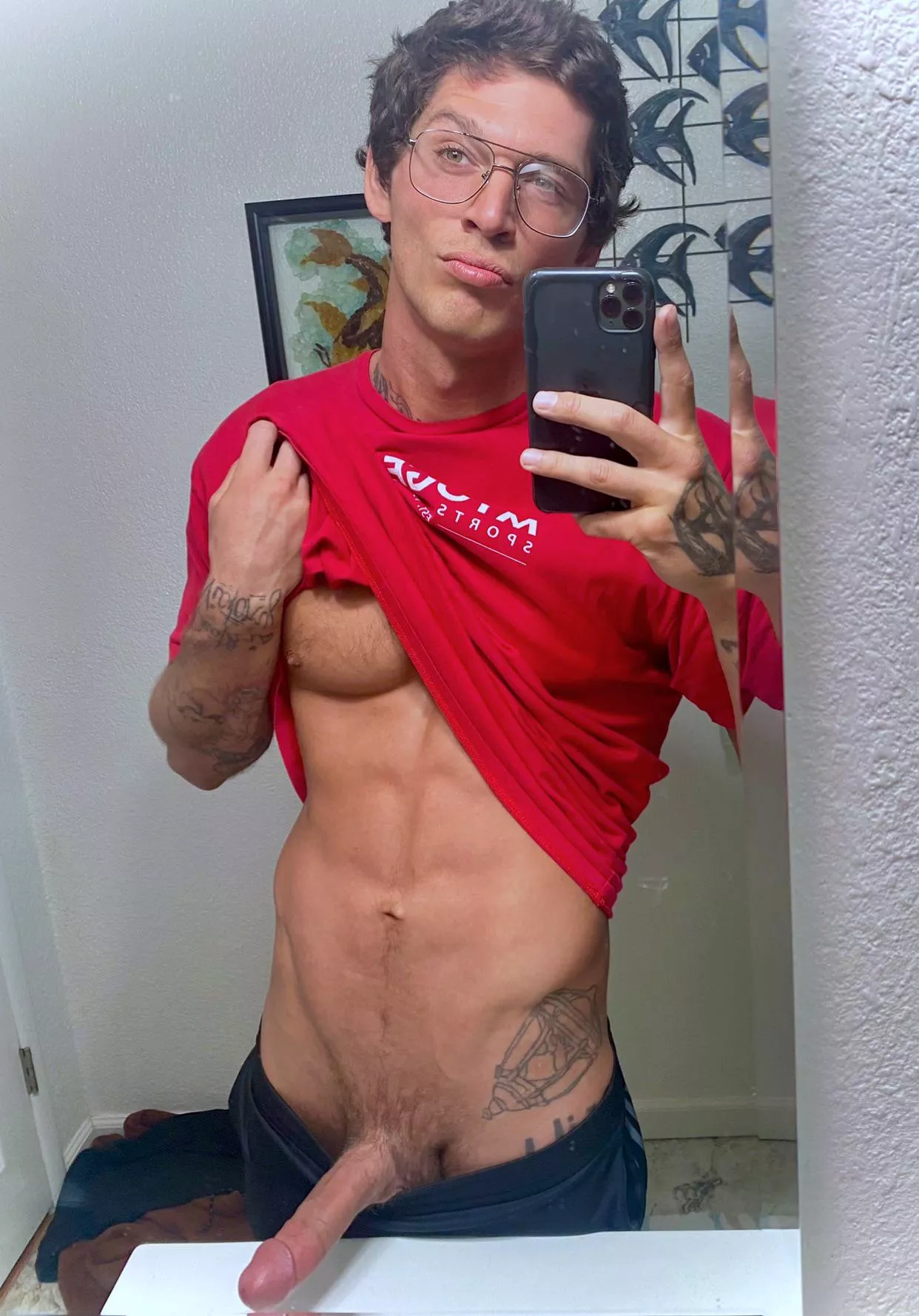 Got new glasses today and now i can seeeee 🤓 ☺️ posted by erosandiris