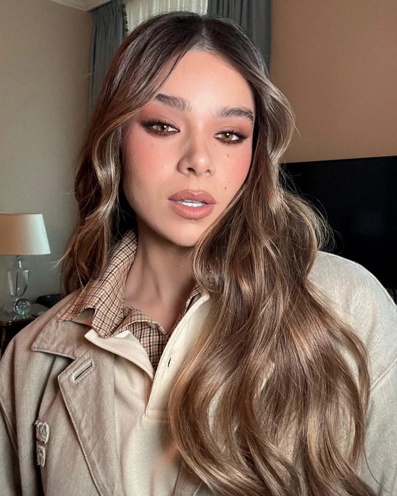 Hailee Steinfeld posted by OhNoWhatHappenedNow