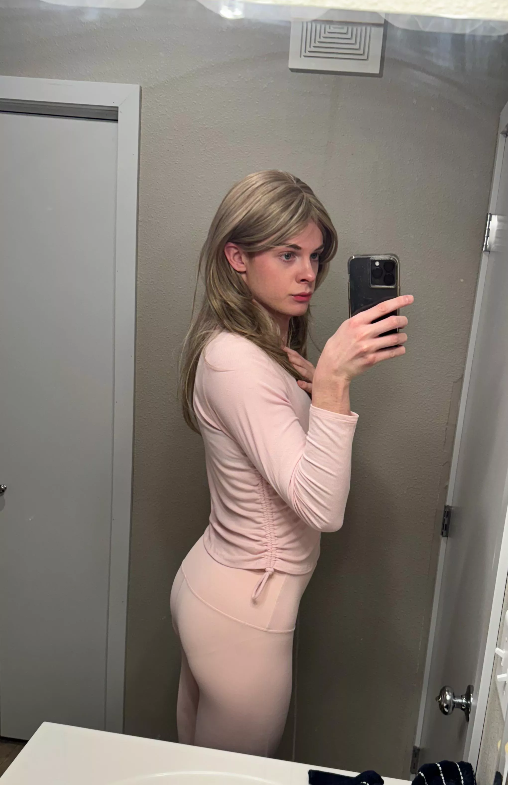 hiii posted by evieDoesMakeup