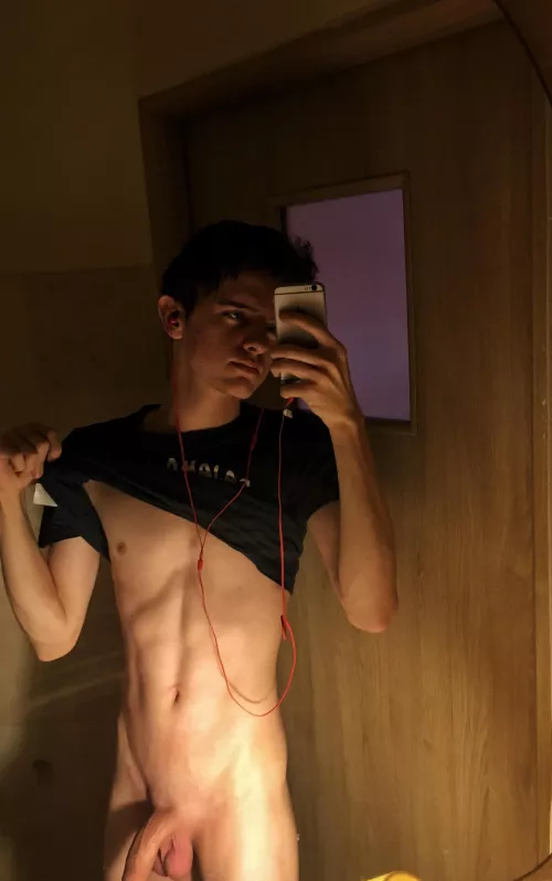 I lost some weight and I felt sexy☺️ What do you think? 🥺 by astonishedragefilled