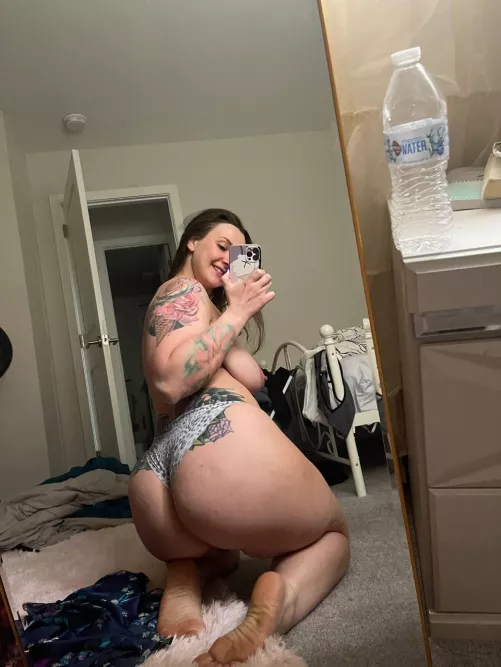 I'll hide in your room and when everyone leaves we can have some fun by Sexyrussiancherry