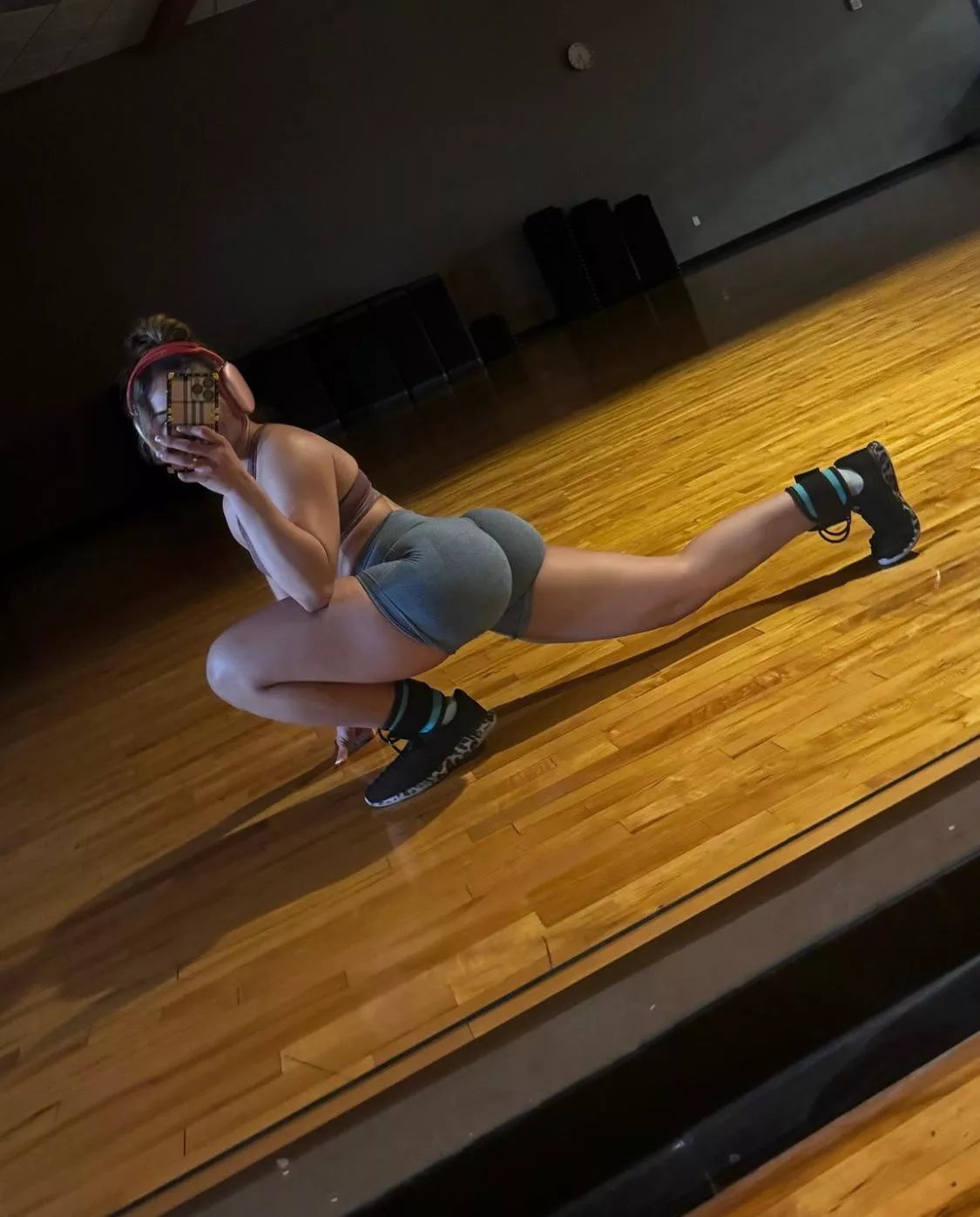 Lola Vice posted by SheetAcrobat