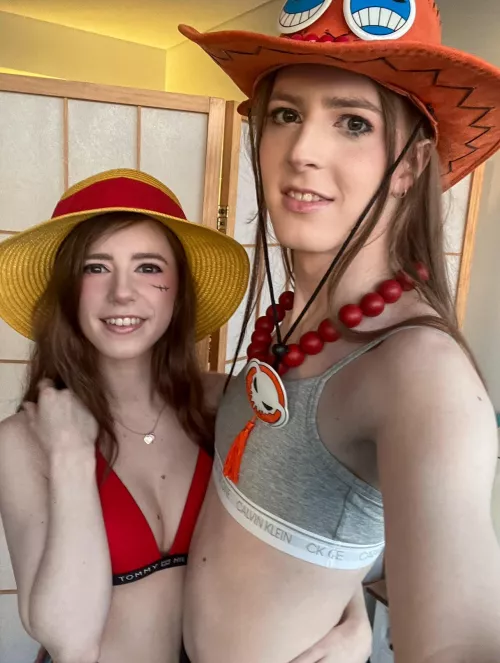 luffy x ace by ellieraelol