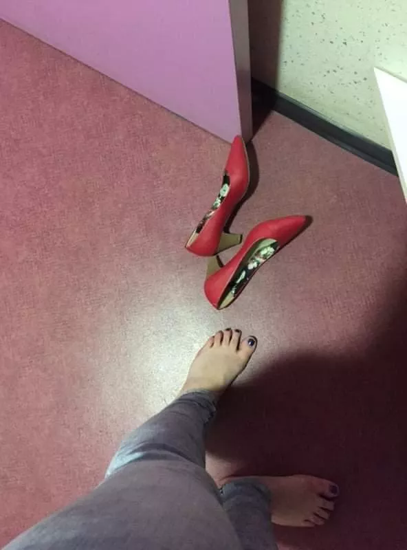 Oc - my boss likes to see my feet during work posted by Opposite_Spirit4234