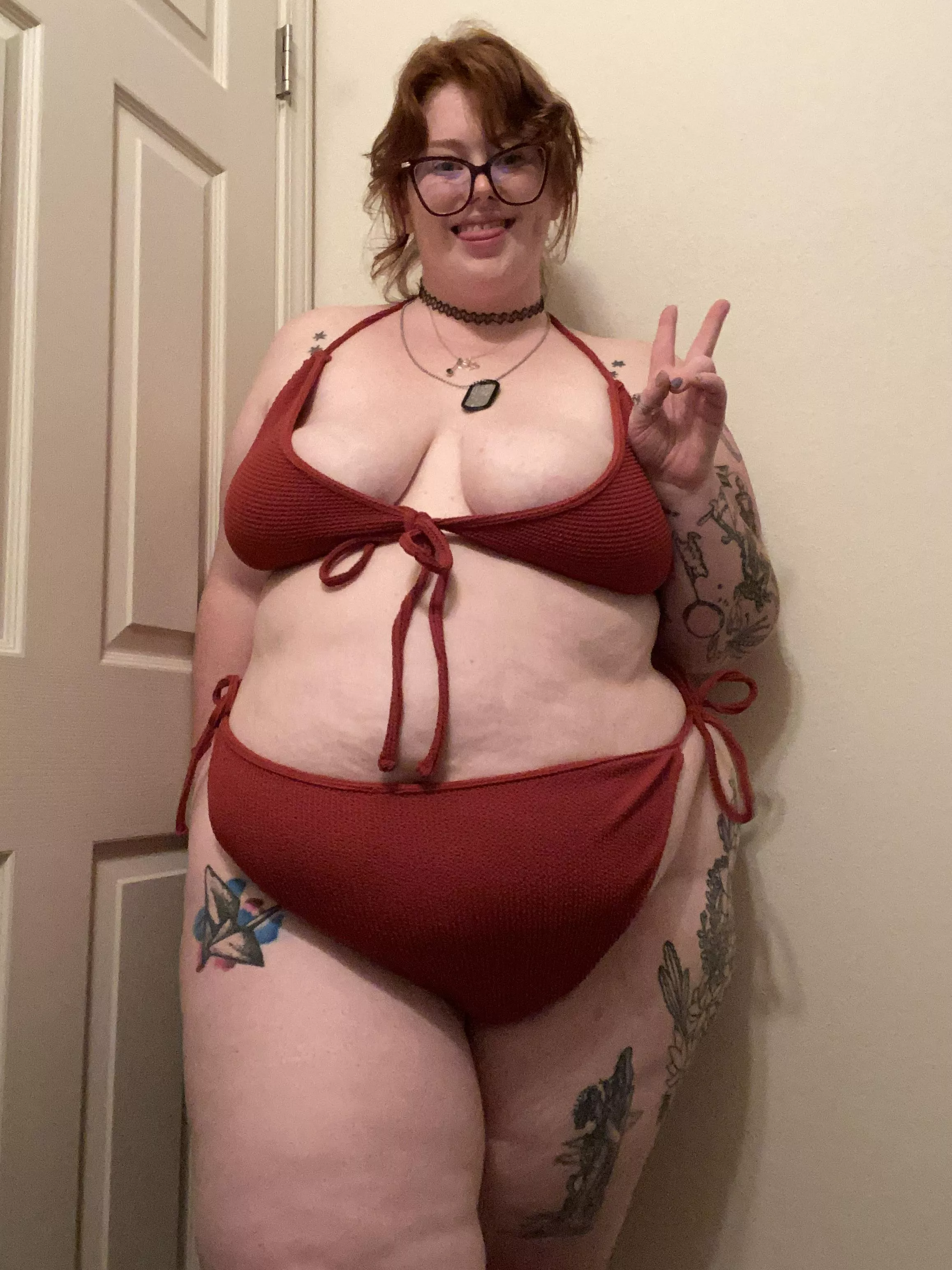 Raise a glass for the fat tattooed gingers ⏳🥂 posted by ThickThighed