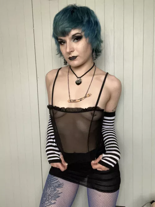 Short hair and small tits. I think it’s a great combo. ✨ by desirebeedesirego