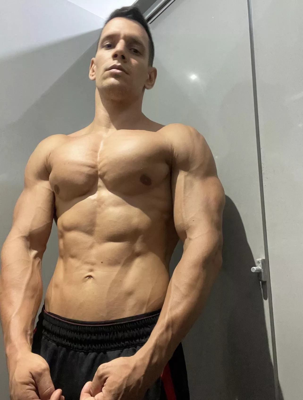 Veiny forearm posted by Specialist_Chair_225