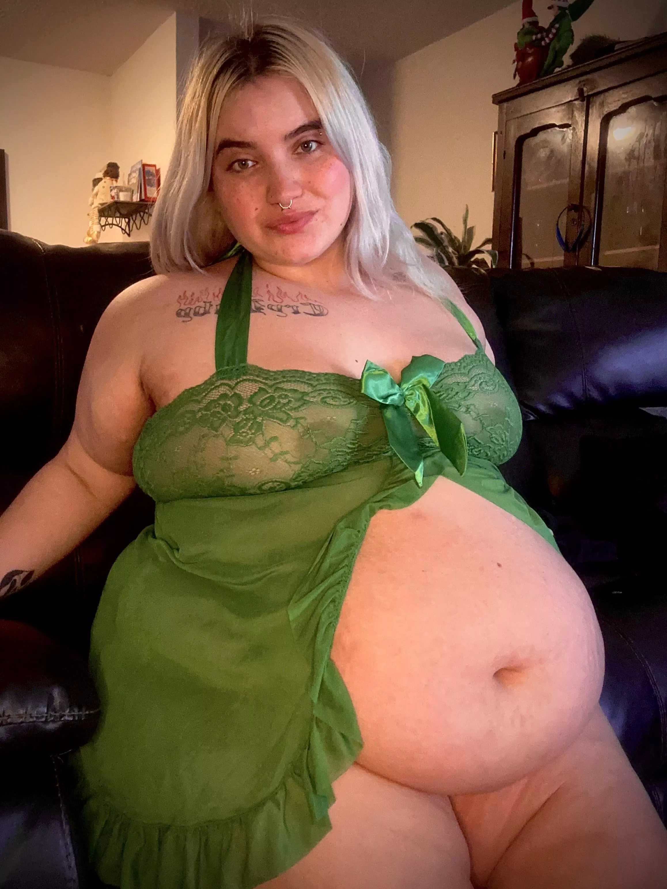 who don’t love a fatty with a face card😚🐽 posted by LulMamaKay