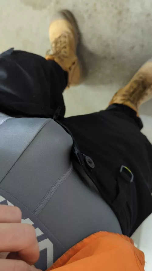 25 aussie tradie top, need some younger btms or Aussies. sc: mdj_178 by Equivalent-Can-6578