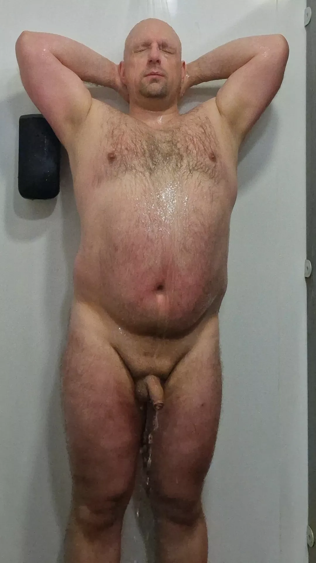 [45] If you saw me in the gym showers like this, what would you do?  posted by baldpapasmurf