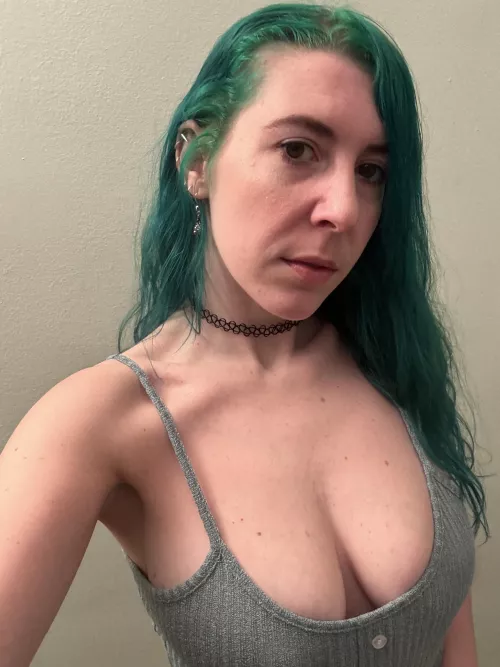 Braless naturals [image] by sirenskiss3